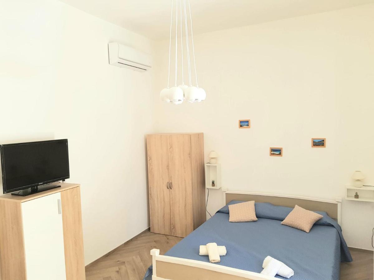 ポルト・トッレス Casa Di Giu Bed & Breakfast エクステリア 写真