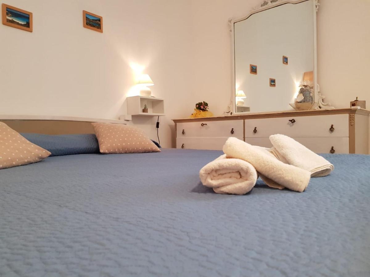 ポルト・トッレス Casa Di Giu Bed & Breakfast エクステリア 写真